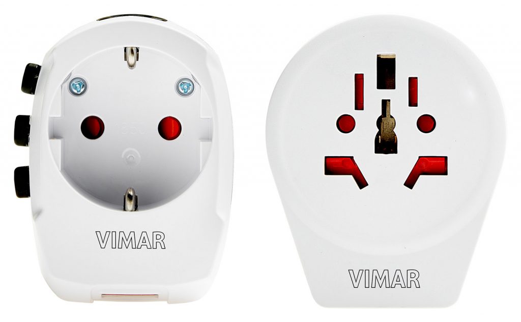 Vimar 0A32303B Adattatore Universale da Viaggio con 3 USB