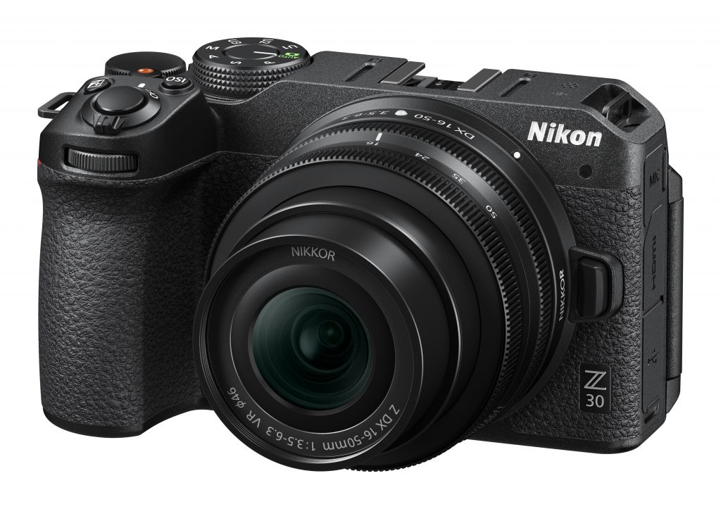 Nikon Z30 Fotocamera Mirrorless con Obiettivo Z-DX 16-50 VR e Scheda SD 64GB