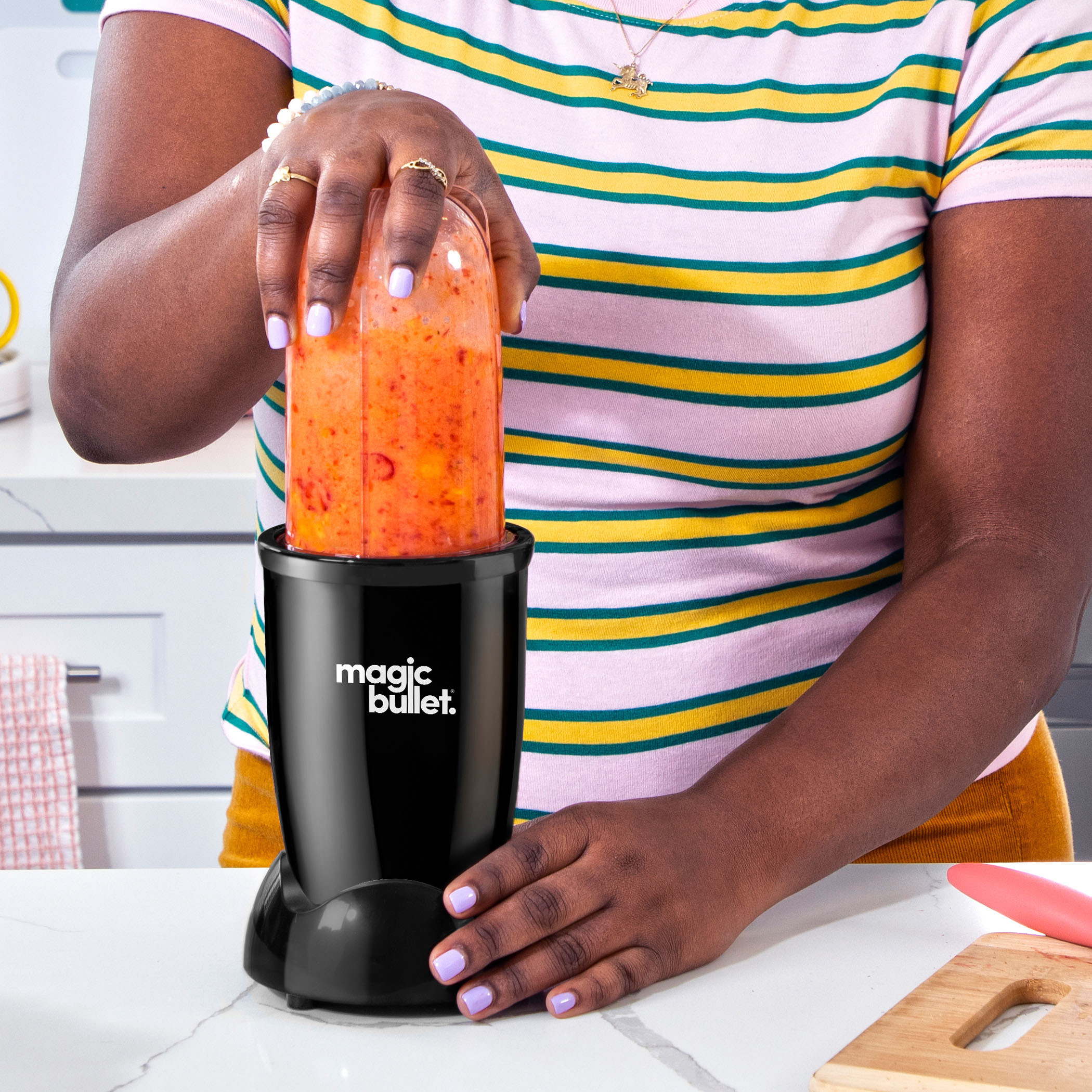 Nutribullet Magic Bullet MBR06B Nero Frullatore 200w 2 Caraffe 300 e 500ml - immagine 4