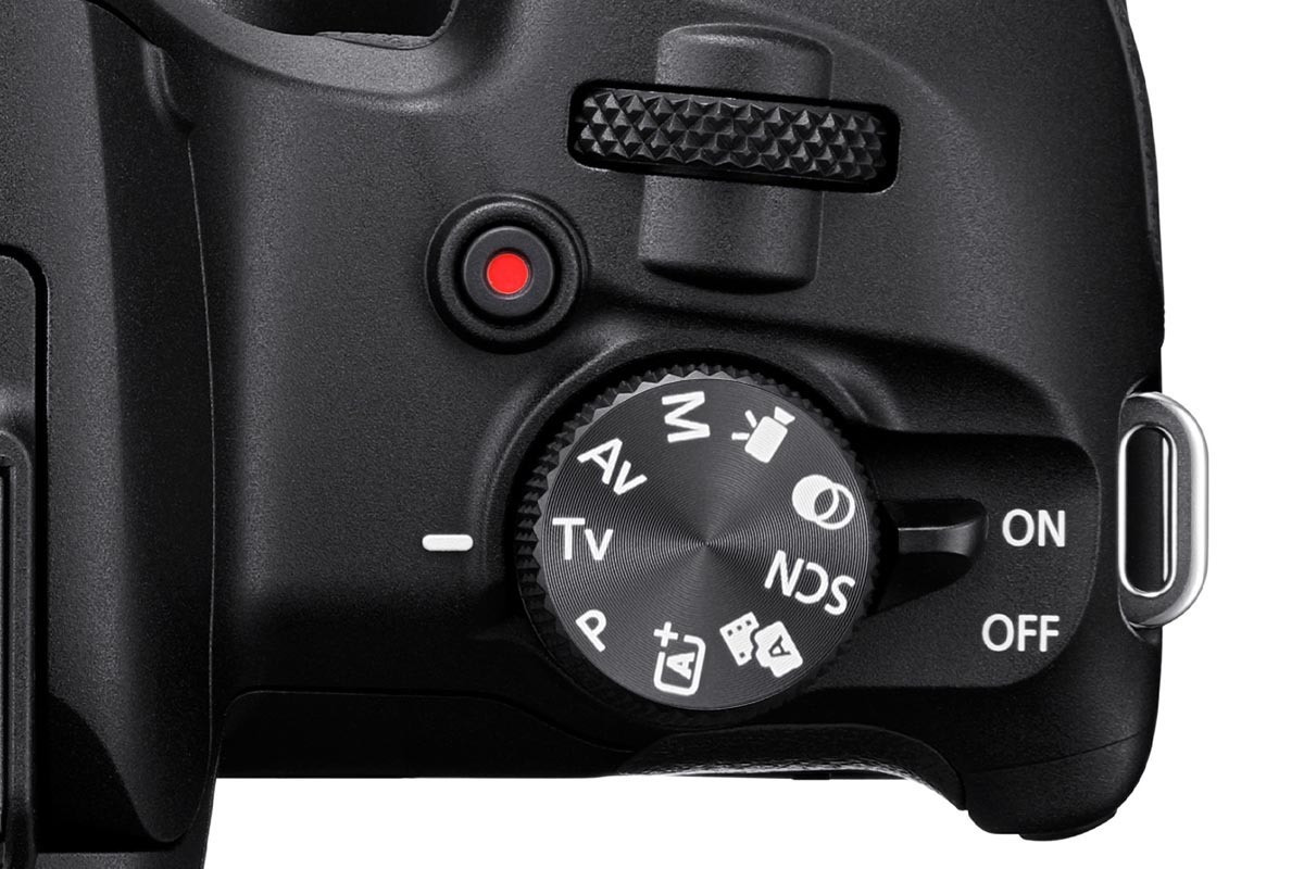 Canon EOS R100 RF-S 18-45 mm Fotocamera Mirrorless 4K Sensore APS-C da 24.1MP - immagine 4