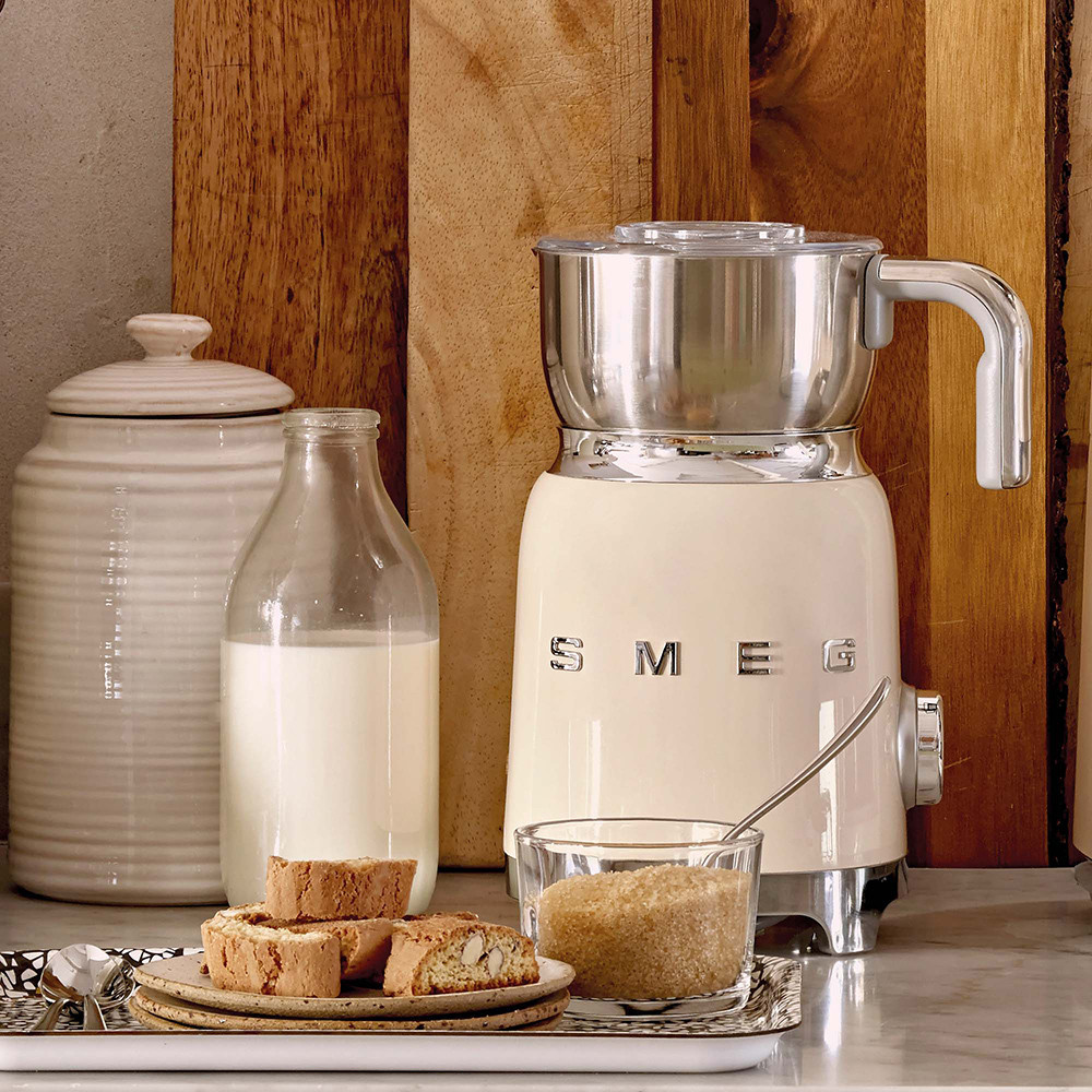 Smeg MFF11CREU Montalatte Induzione Capacita 600ml Riscaldamento 250ml Montatura - immagine 6