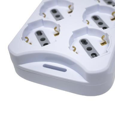 GBC 22057200 Multipresa Bianca 6 Posti 10-16A Schuko con Interruttore - immagine 2