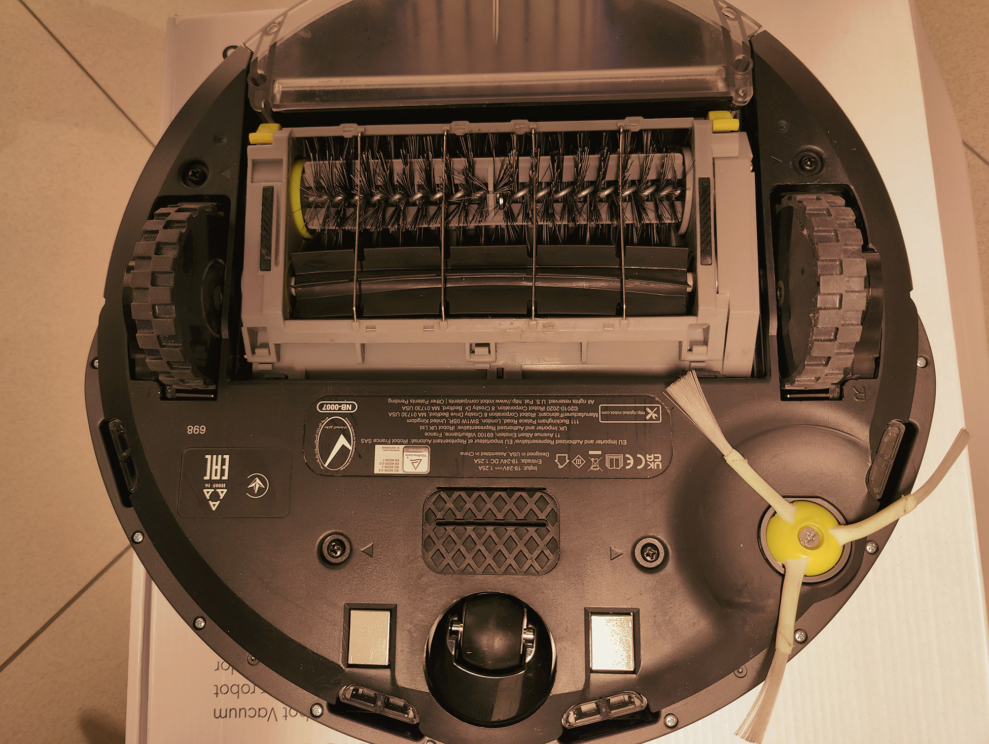 iRobot Roomba 698 Robot Aspirapolvere Wi-Fi con Sistema Dirt Detect - immagine 4
