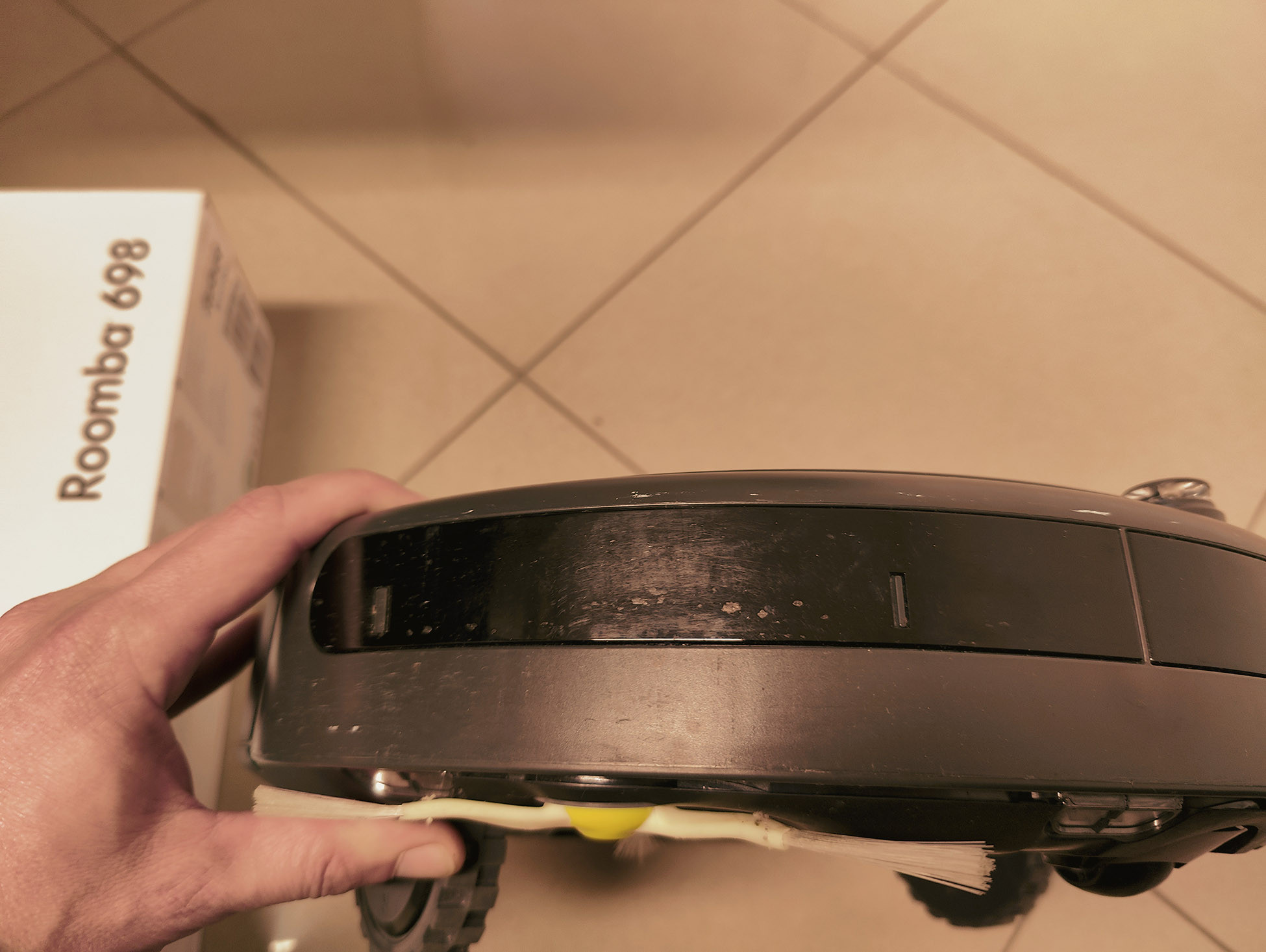 iRobot Roomba 698 Robot Aspirapolvere Wi-Fi con Sistema Dirt Detect - immagine 3