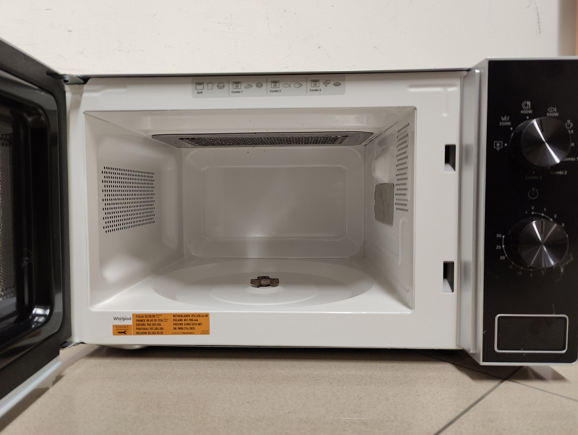 Whirlpool MWP103SB Silver Forno Microonde Combinato 20 Litri con Grill - immagine 2