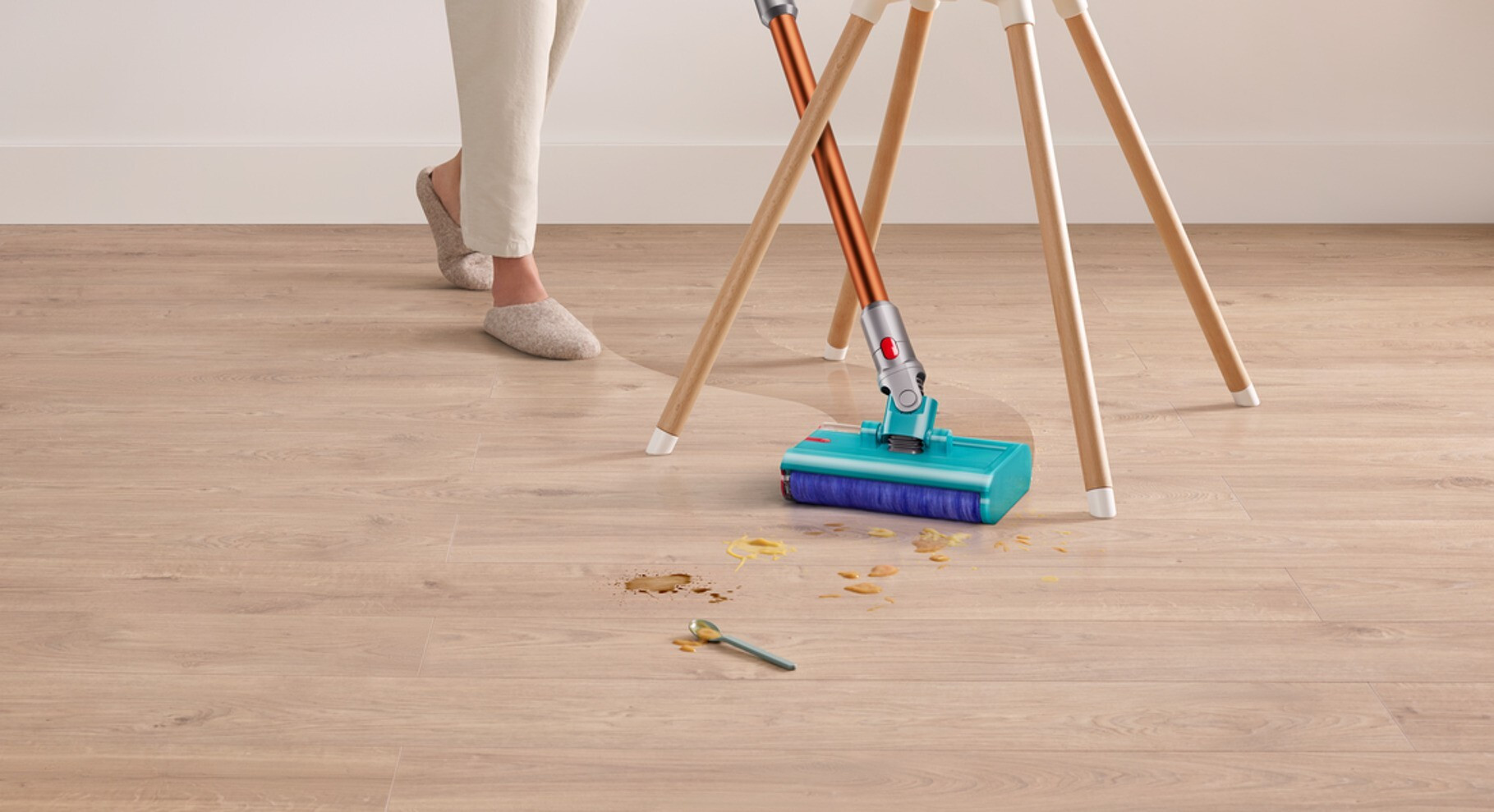 DYSON V10SUBMARINE LAVA-ASPIRA 150AW 0.76LT AUT.60MIN.W&D C-BASE RIC. LAVAPAVIMENTI AD ACQUA - immagine 4