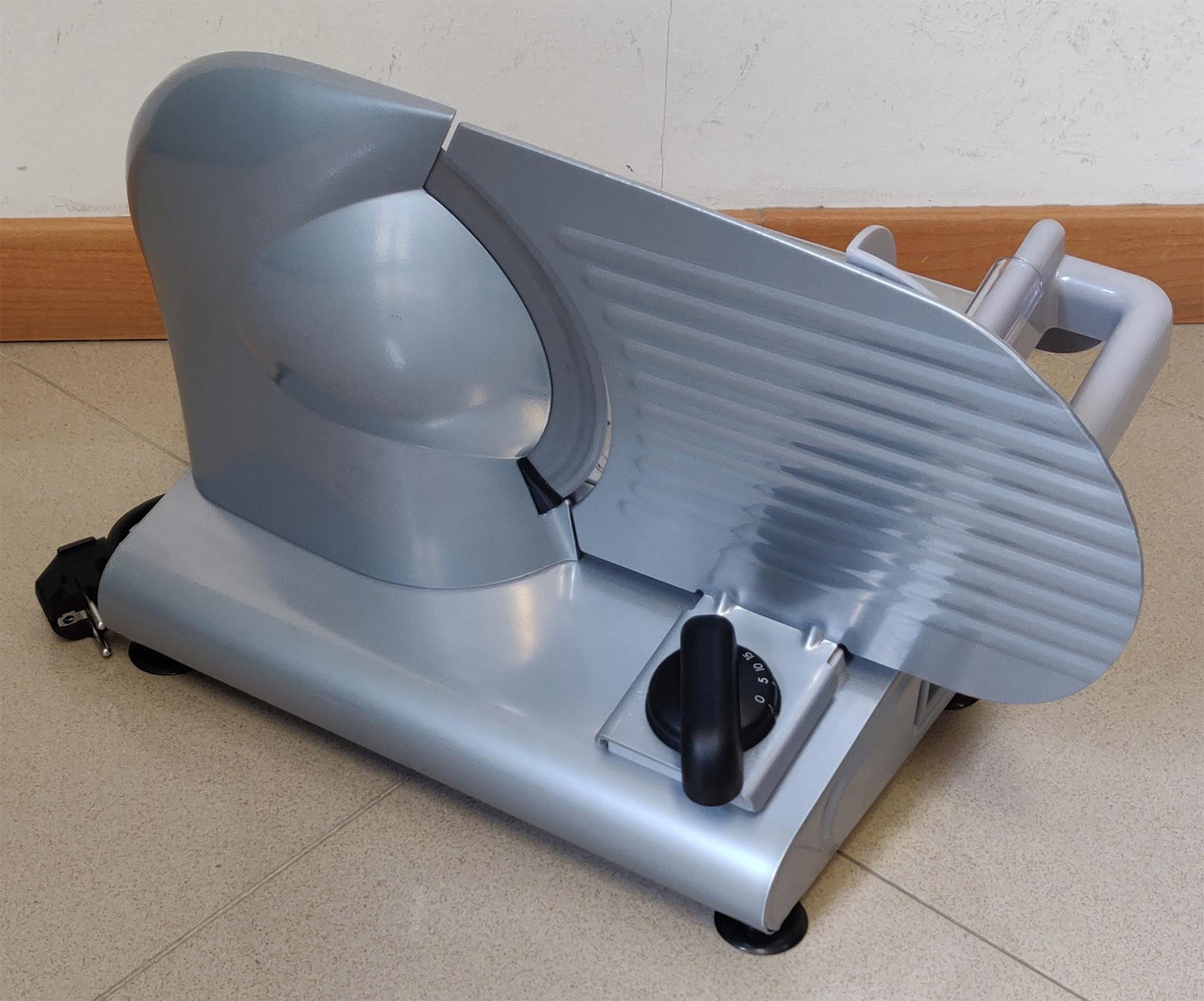 RGV Ausonia 220 Silver Affettatrice Lama 22 Cm 130 Watt - immagine 2