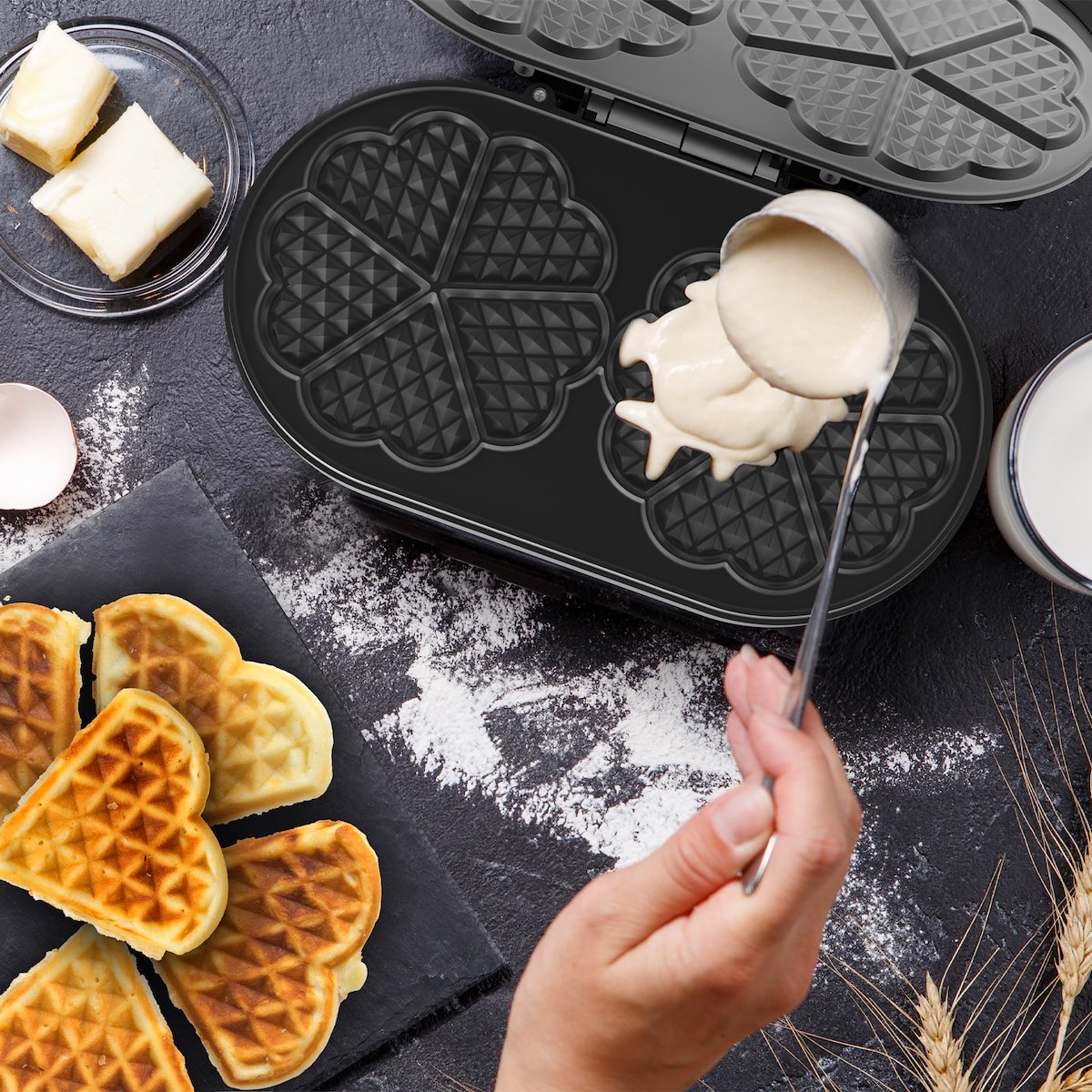 BLACK+DECKER BXFC3200E Macchina Waffle Antiaderente 1400W Inox - immagine 3