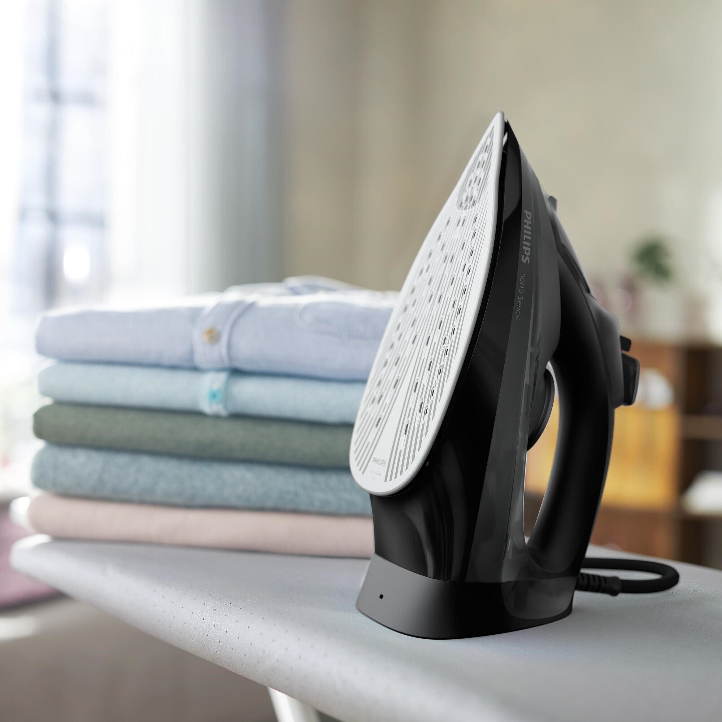 Philips Steam Iron DST5040 Nero Ferro a Vapore 2600W Piastra SteamGlide Plus - Image 9